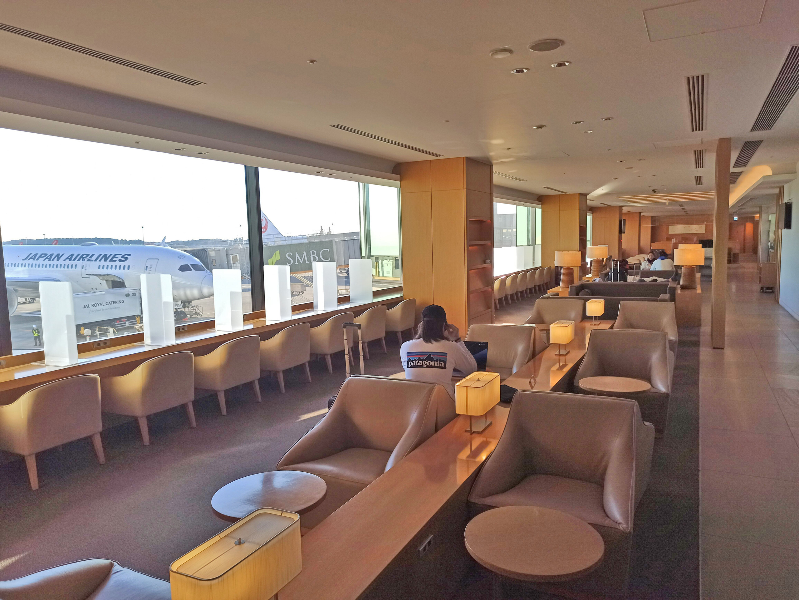 japan-airlines-lounge
